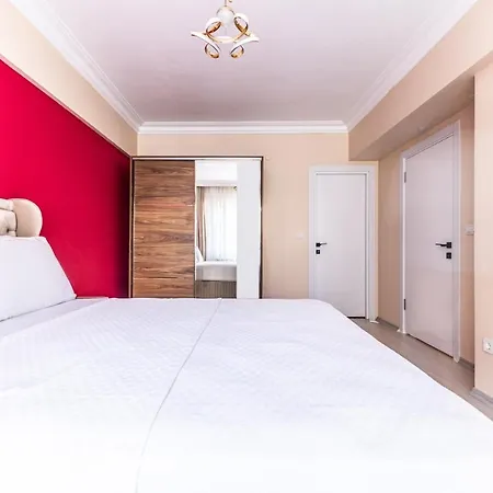 Flat W Balcony Near Moda Coast In Kadikoy *