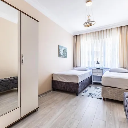 Flat W Balcony Near Moda Coast In Kadikoy *