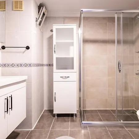Flat W Balcony Near Moda Coast In Kadikoy Istanboel